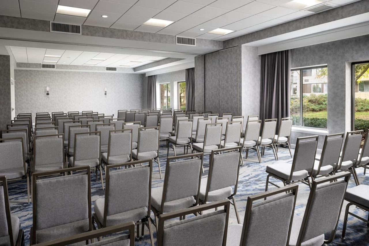 Sheraton Grand Rapids Airport Hotel Cascade Zewnętrze zdjęcie