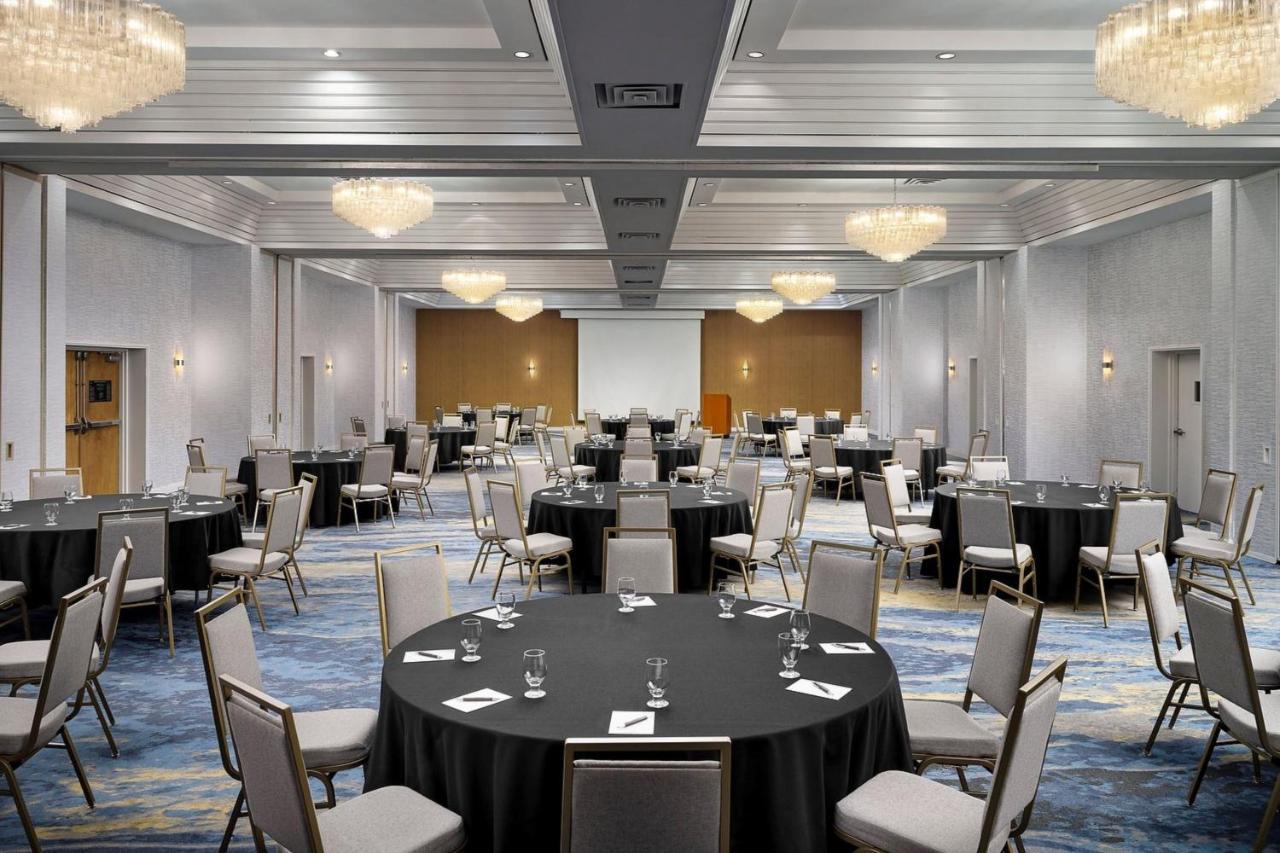 Sheraton Grand Rapids Airport Hotel Cascade Zewnętrze zdjęcie