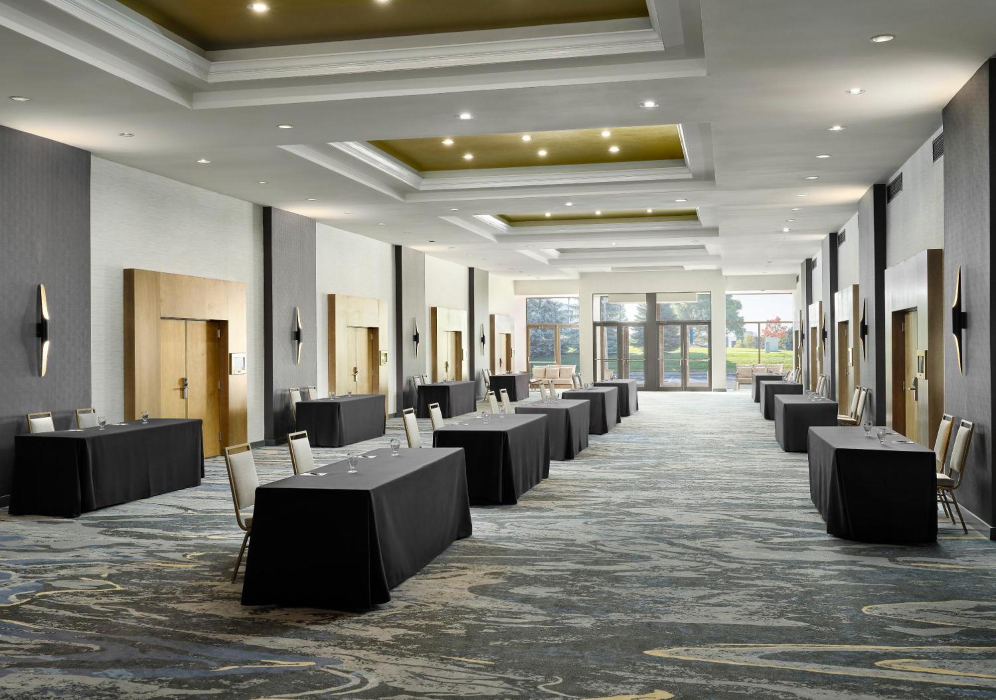 Sheraton Grand Rapids Airport Hotel Cascade Zewnętrze zdjęcie