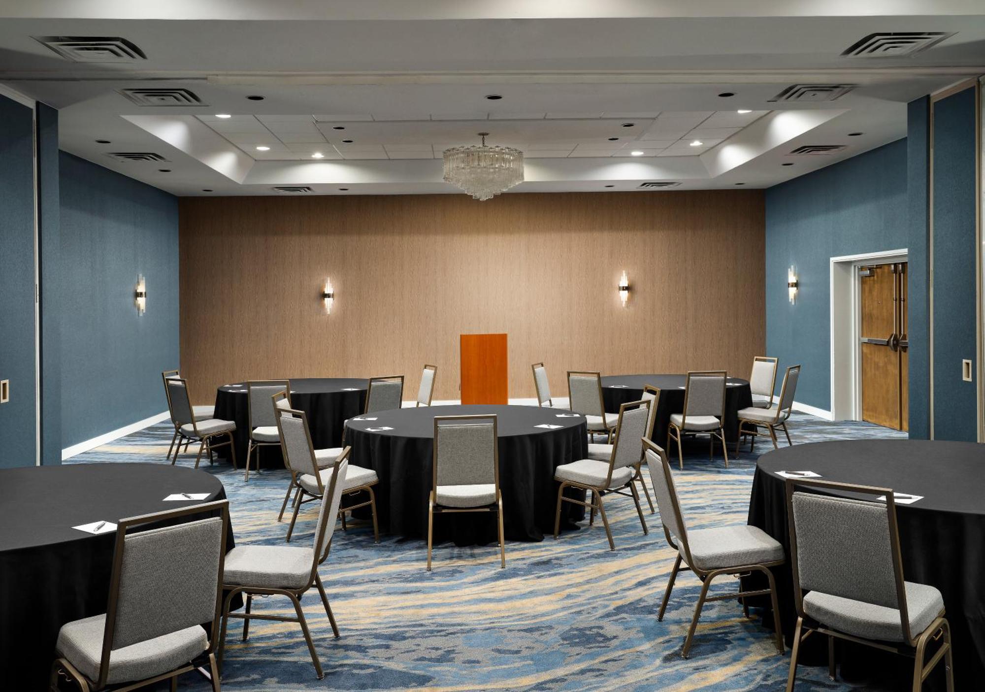 Sheraton Grand Rapids Airport Hotel Cascade Zewnętrze zdjęcie