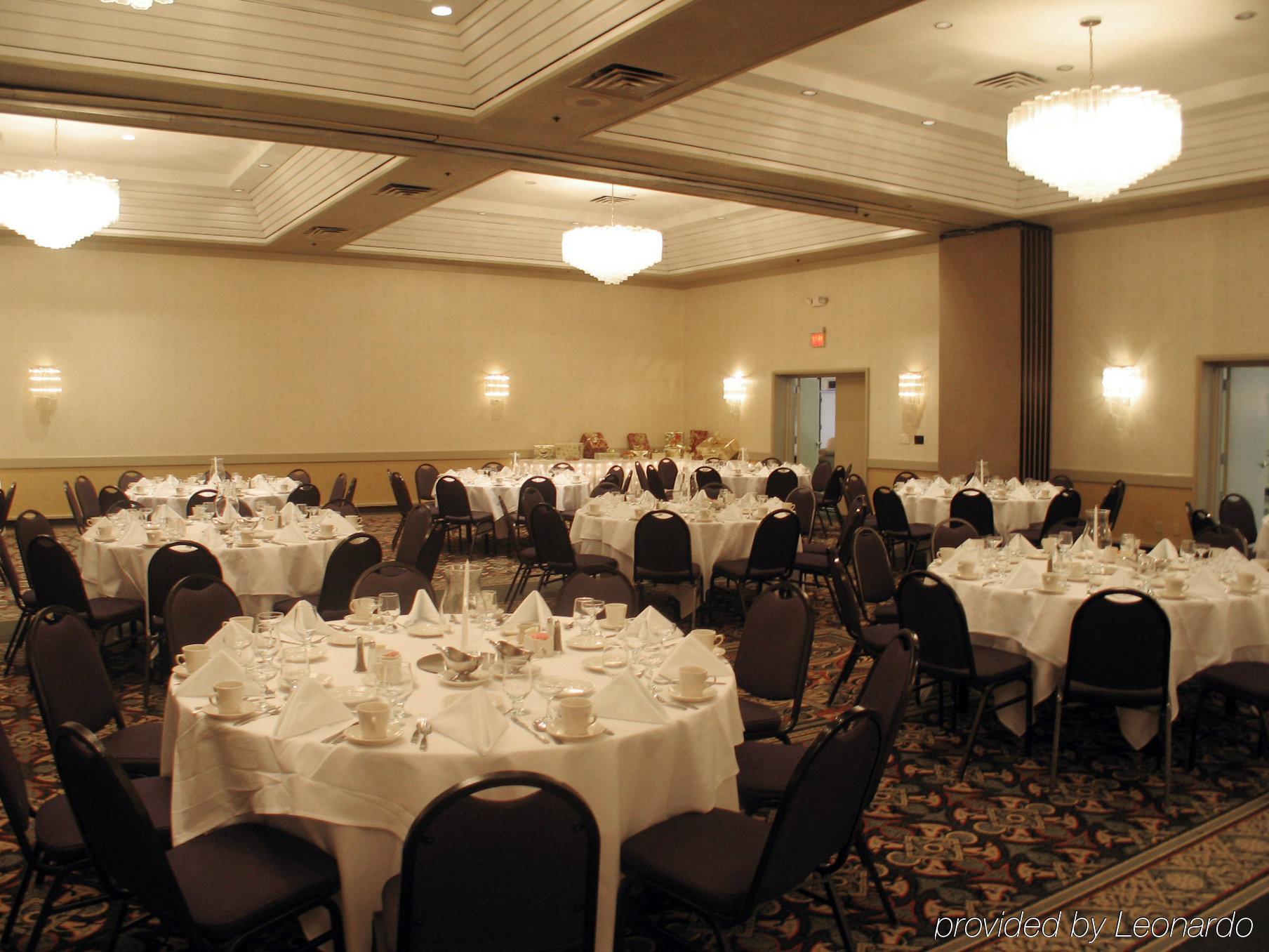 Sheraton Grand Rapids Airport Hotel Cascade Zewnętrze zdjęcie